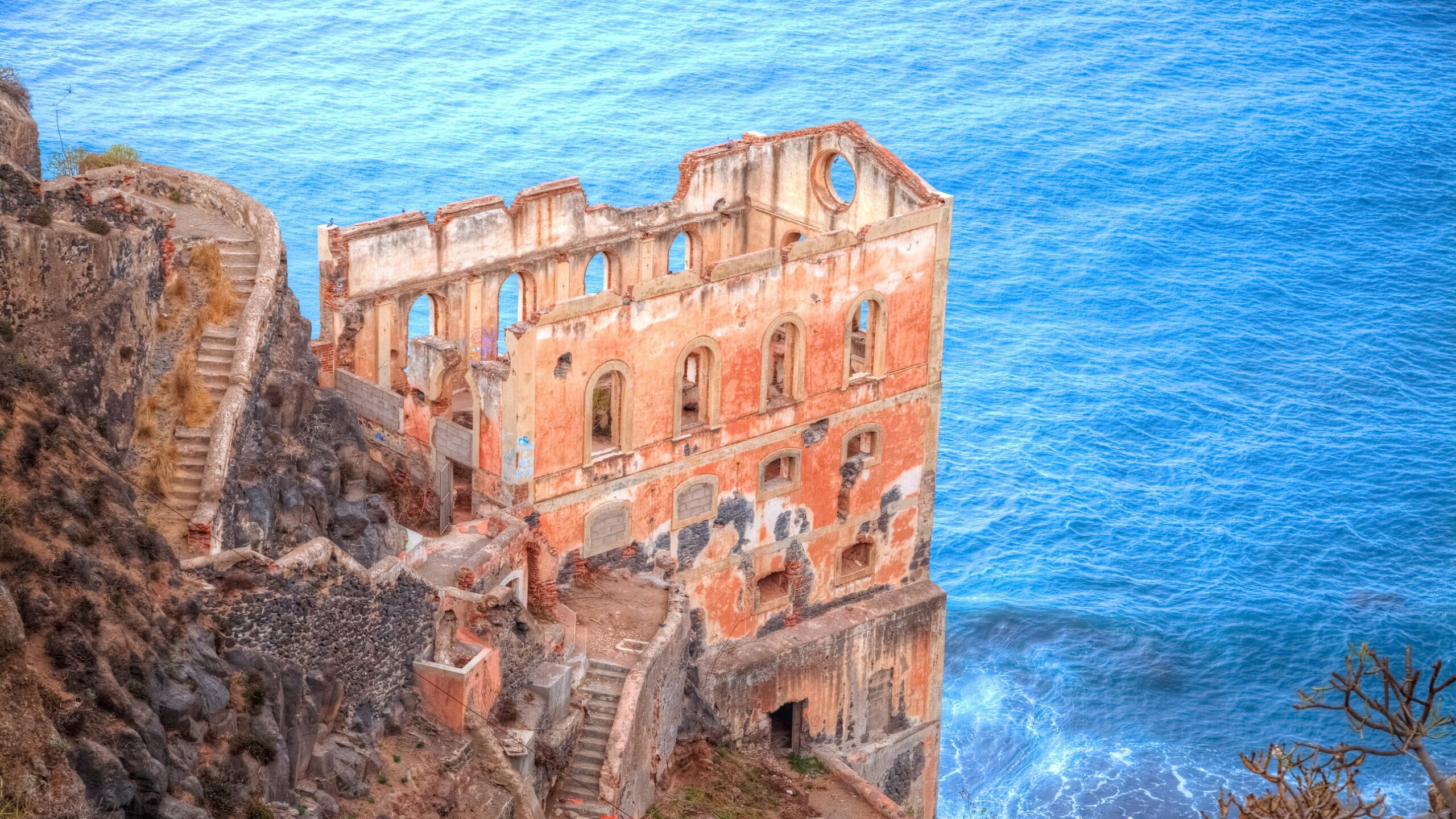 Mansiones abandonadas: 13 impresionantes lugares abandonados del mundo